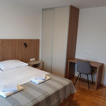 Apartments Mare Malinska Εξωτερικό φωτογραφία
