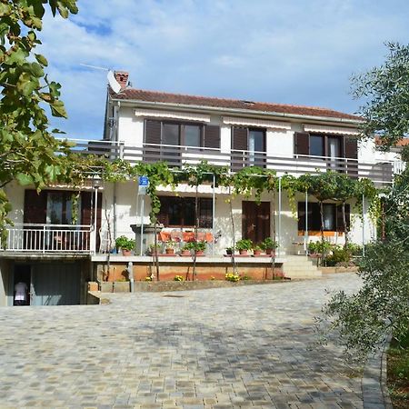 Apartments Mare Malinska Εξωτερικό φωτογραφία