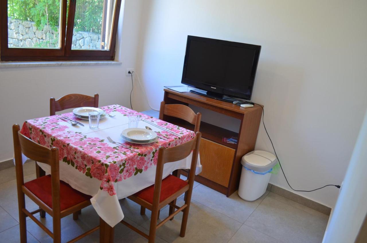Apartments Mare Malinska Εξωτερικό φωτογραφία