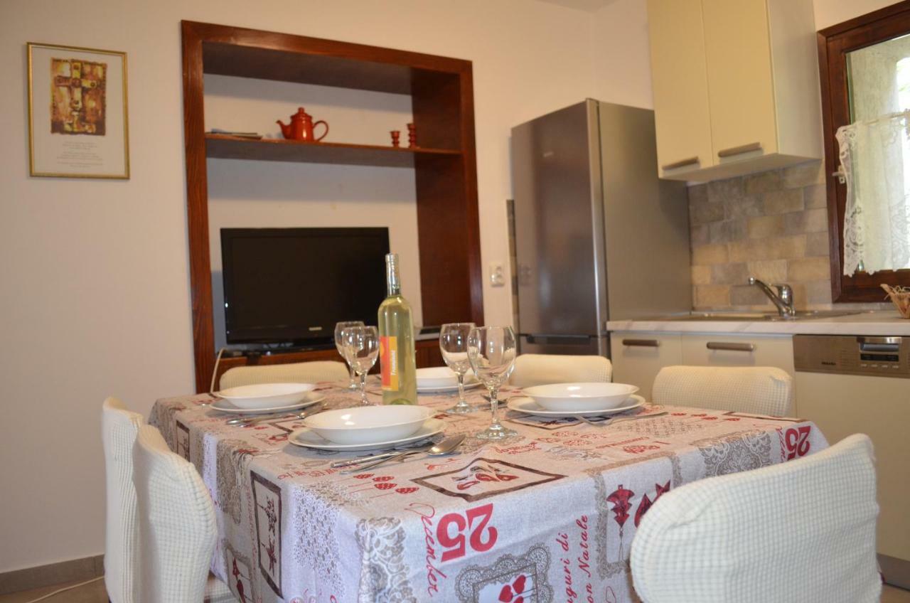 Apartments Mare Malinska Εξωτερικό φωτογραφία