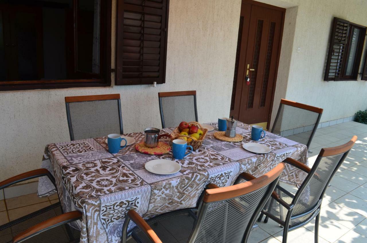 Apartments Mare Malinska Εξωτερικό φωτογραφία